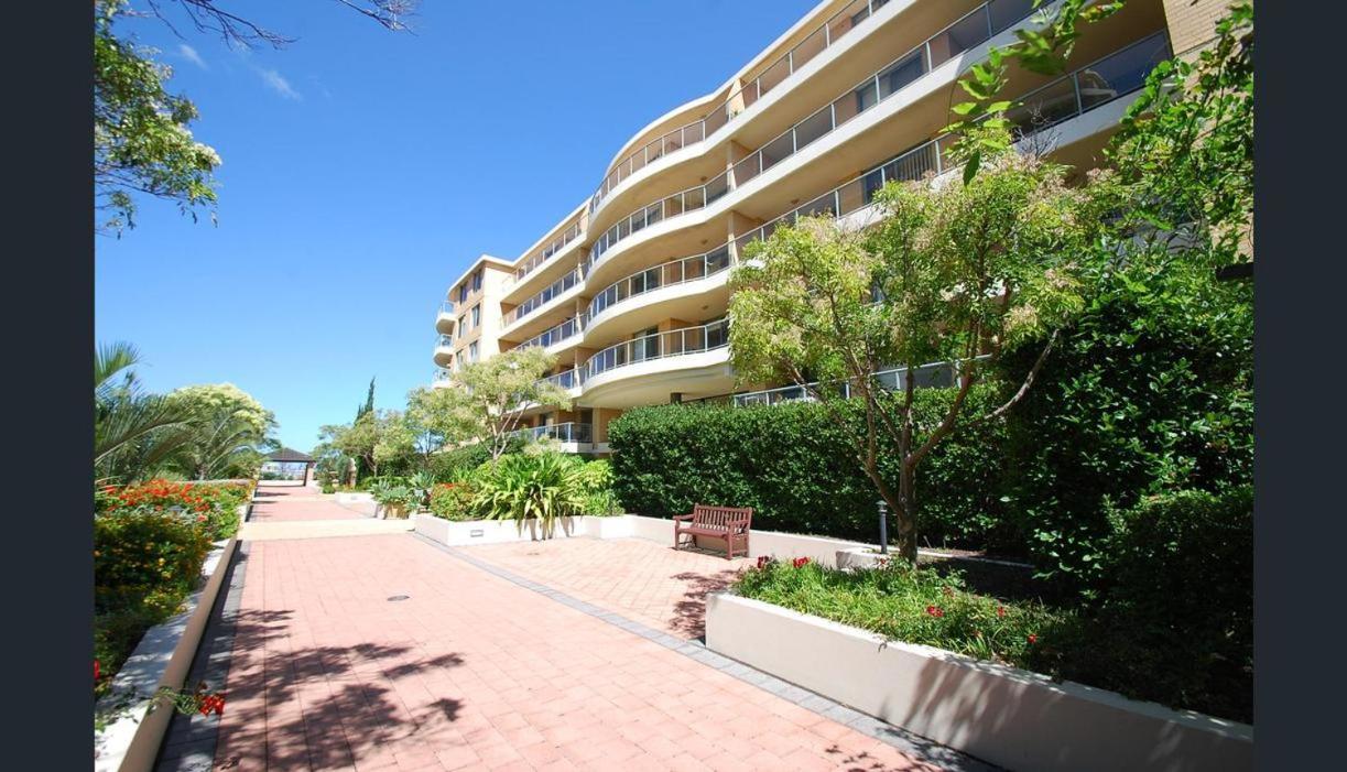 Rockdale Plaza With Bay View Guest house *